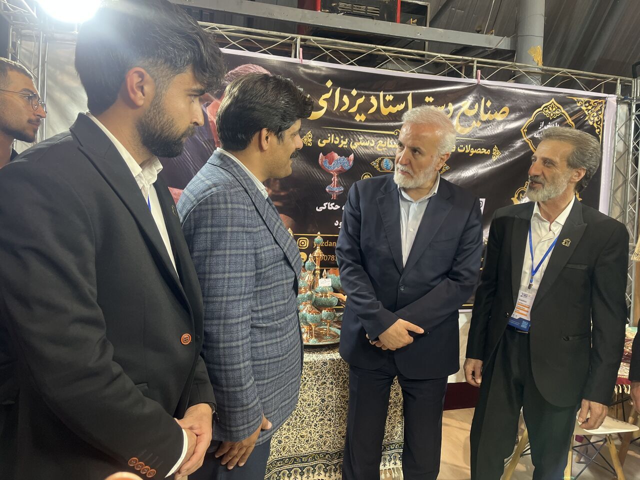 اختصاص تسهیلات ۴ درصدی به صنایع دستی و بومگردی/ انعقاد ۹۱ هزار میلیارد تومان قرارداد سرمایهگذاری در شیراز اختصاص تسهیلات ۴ درصدی به صنایع دستی و بومگردی/ انعقاد ۹۱ هزار میلیارد تومان قرارداد سرمایهگذاری در شیراز